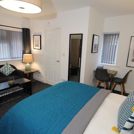 Anson Studios Walsall M6, J10 Bagian luar foto