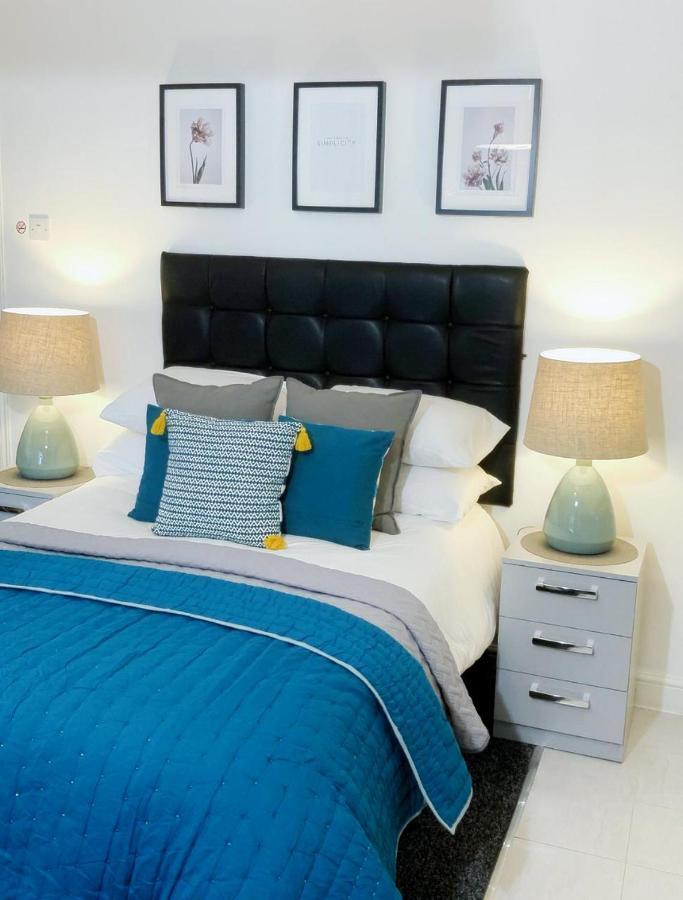 Anson Studios Walsall M6, J10 Bagian luar foto