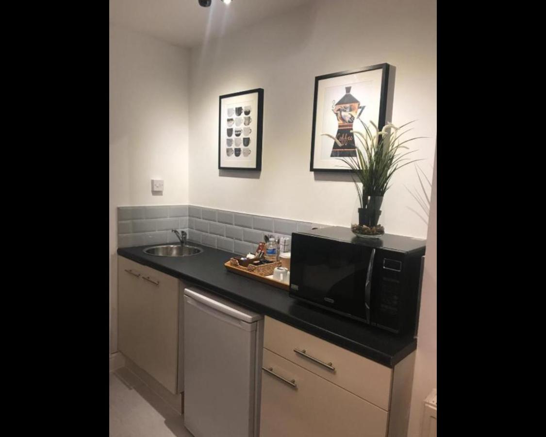 Anson Studios Walsall M6, J10 Bagian luar foto